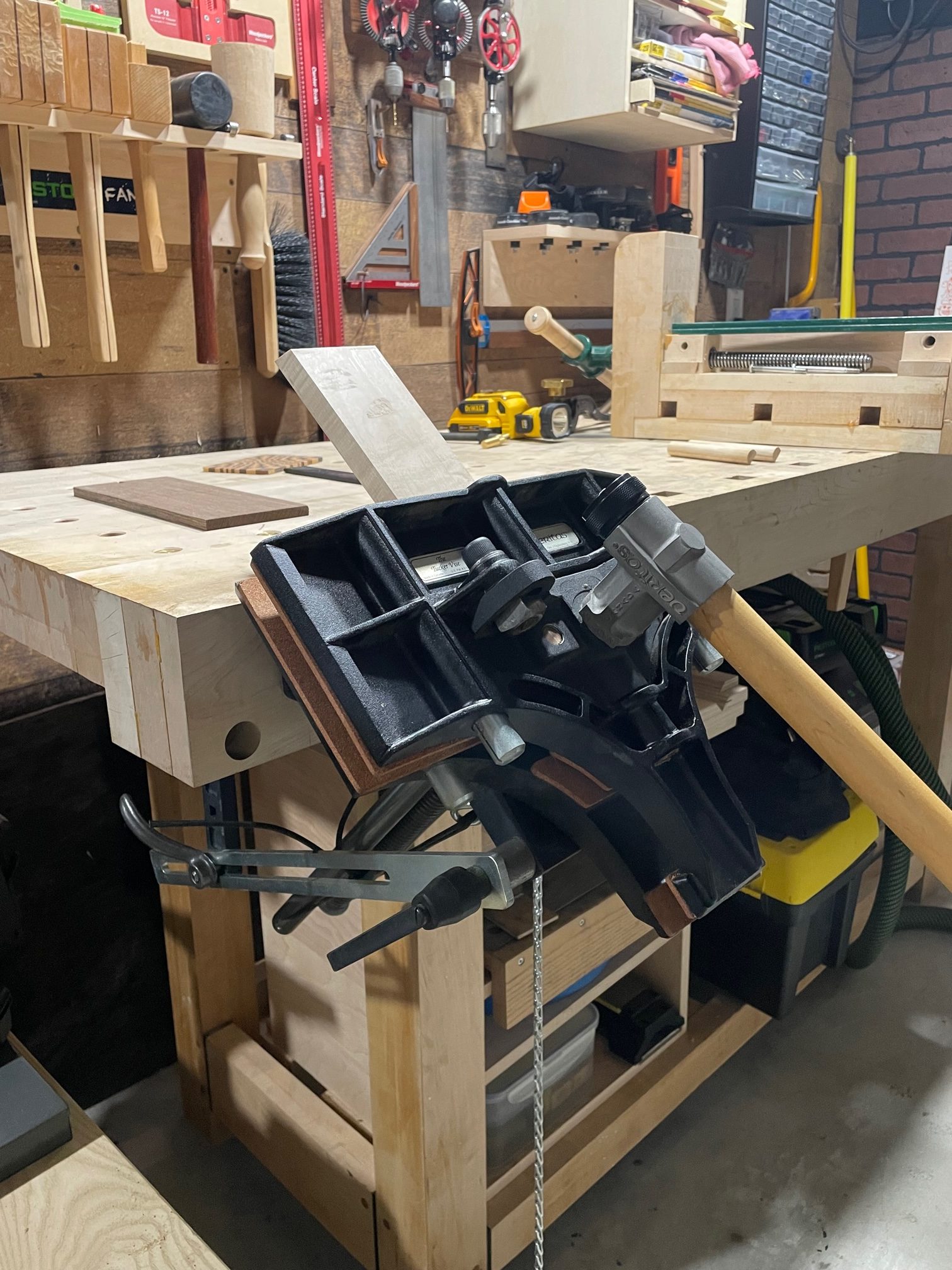 Veritas Pattern Maker’s vise The Tucker vise